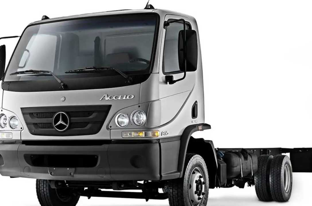 Mercedes Benz Accelo 810